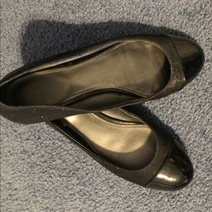 Naturalizer black sparkle flats in size 8.